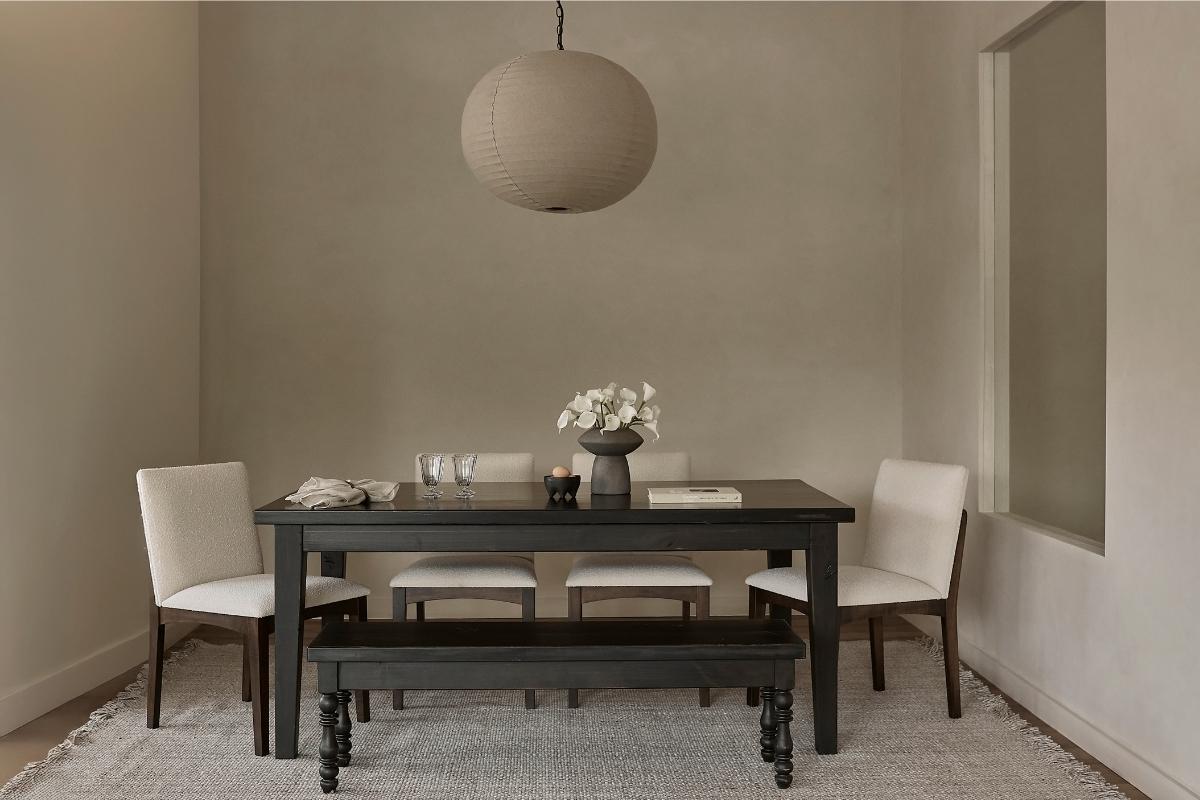 how much space do you need around a dinning table for chairs?