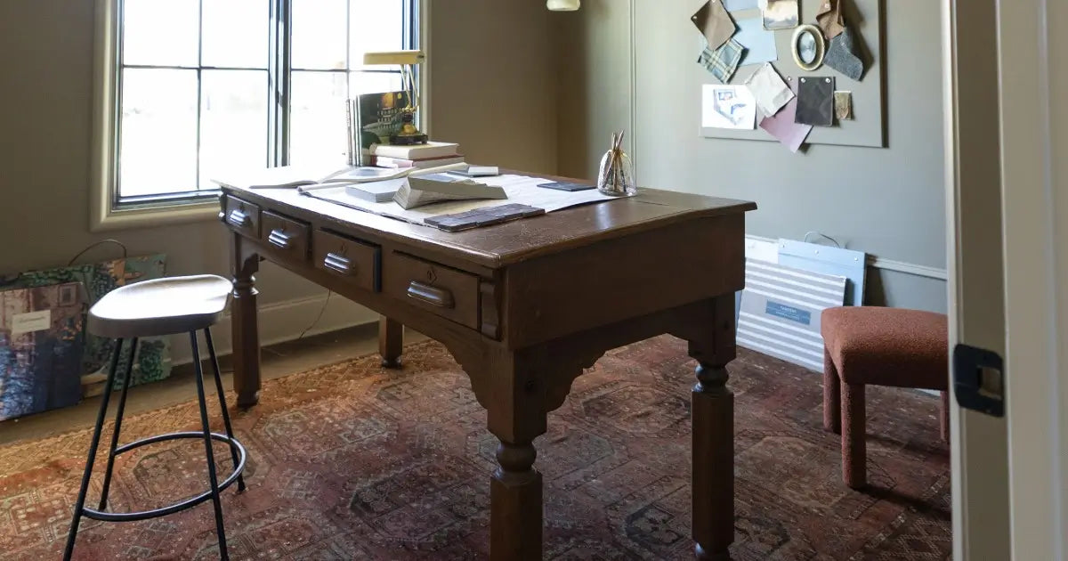 How to Choose Solid Wood Office Furniture for a Home Workspace